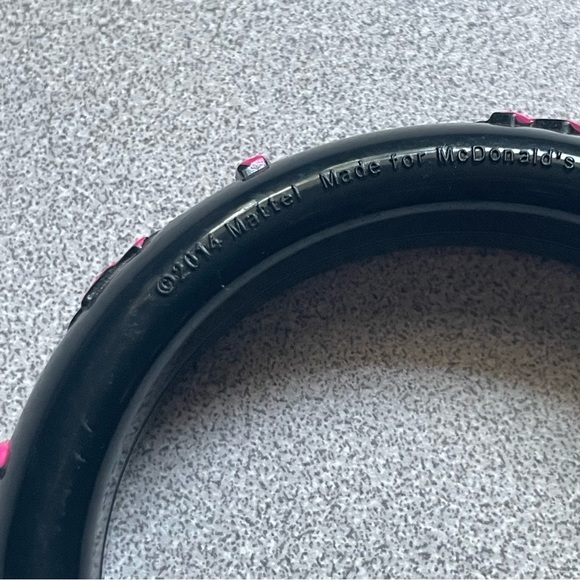 Monster High Charm Bracelet Bangle Black‎ Pink Stitches Lightning Bolt Skullette - Picture 6 of 9